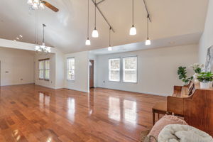 010_ 89 Hatton Ave