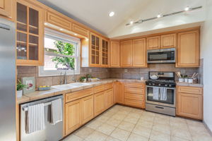 017_ 89 Hatton Ave