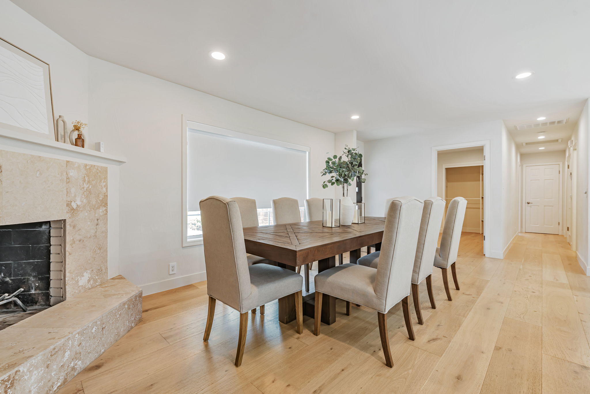 021_890 Wainwright Dr