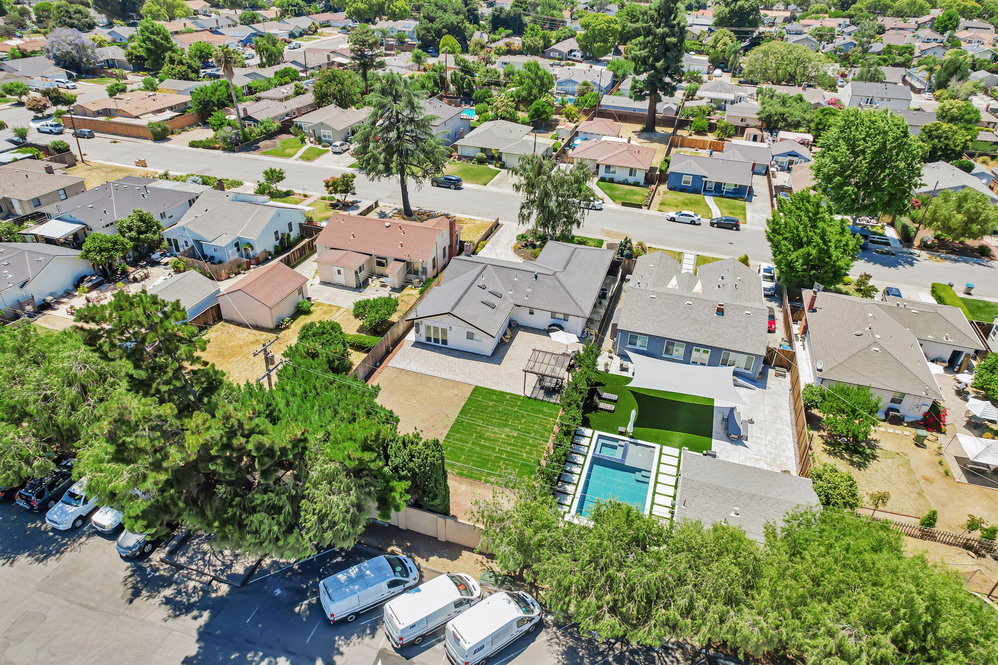 011_AERIAL_ 890 Wainwright Dr