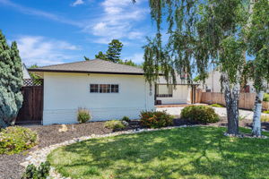 003_890 Wainwright Dr
