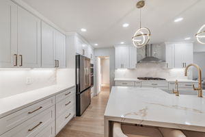 011_890 Wainwright Dr