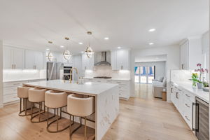 012_890 Wainwright Dr