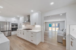 014_890 Wainwright Dr