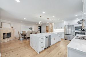 017_890 Wainwright Dr
