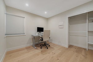 022_890 Wainwright Dr