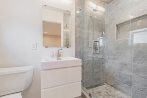 035_890 Wainwright Dr