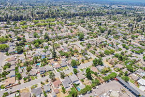 021_AERIAL_ 890 Wainwright Dr