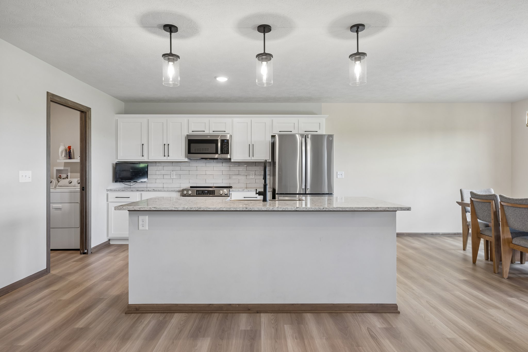 8901 Kinzie St_006.jpg