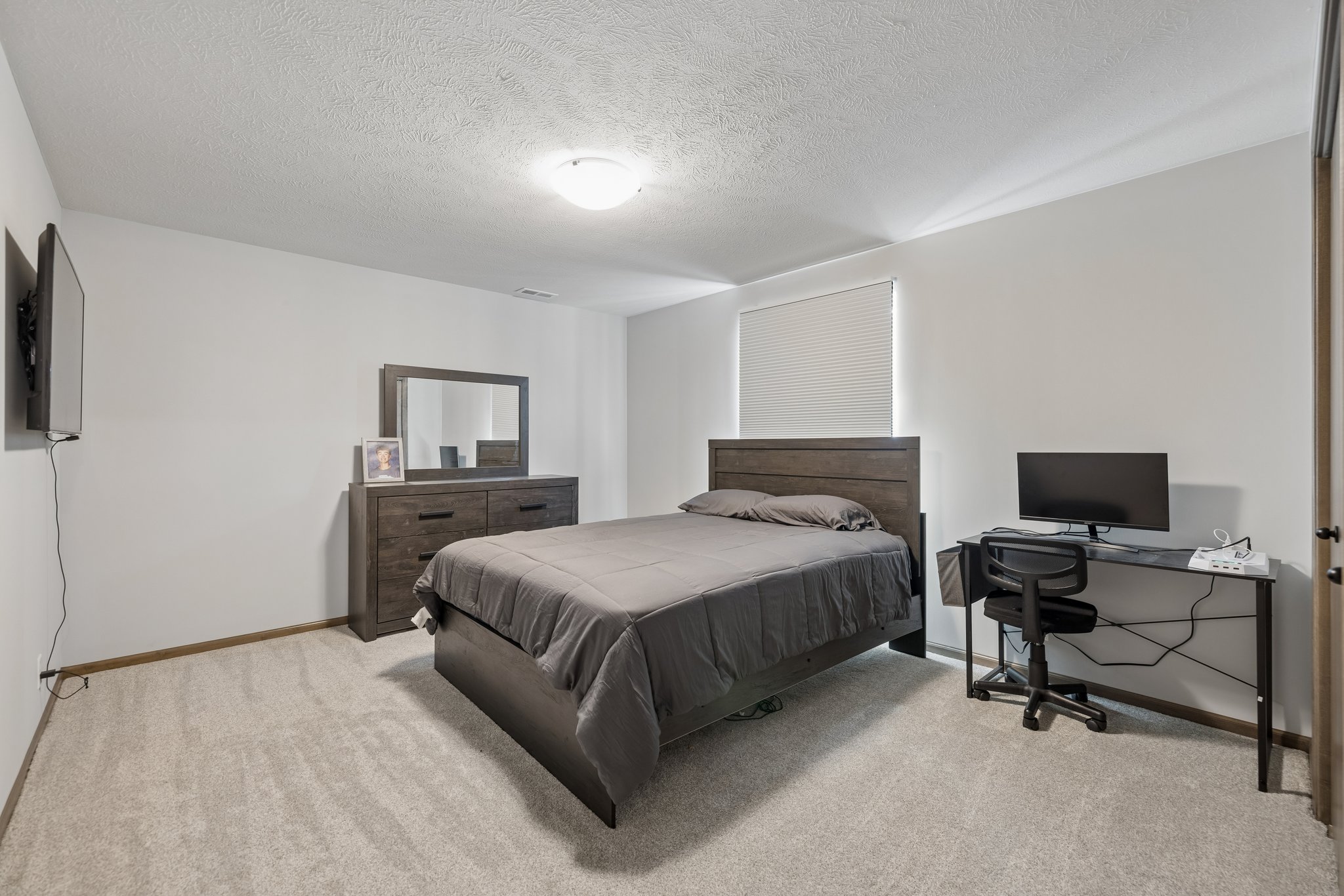 8901 Kinzie St_021.jpg