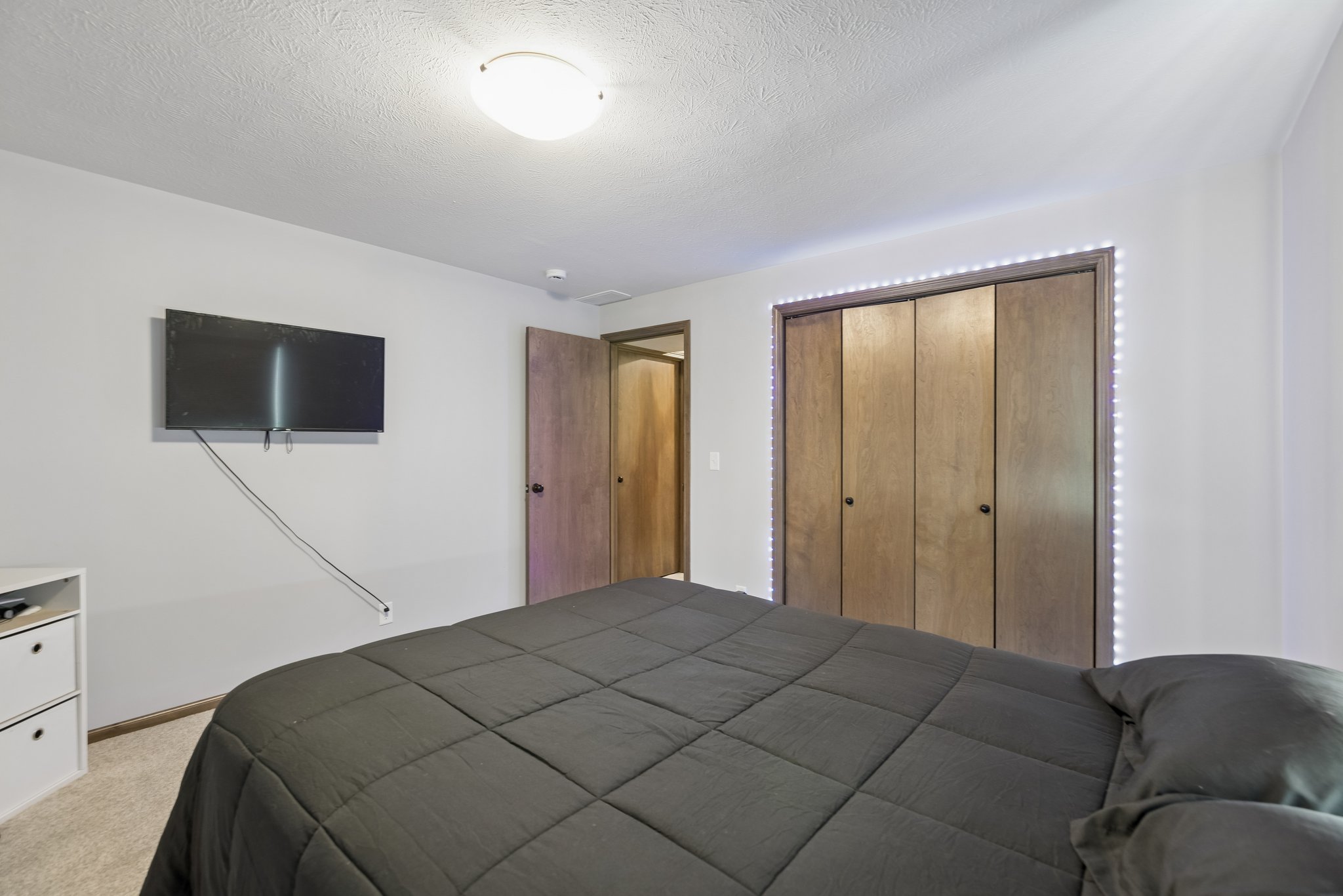 8901 Kinzie St_023.jpg