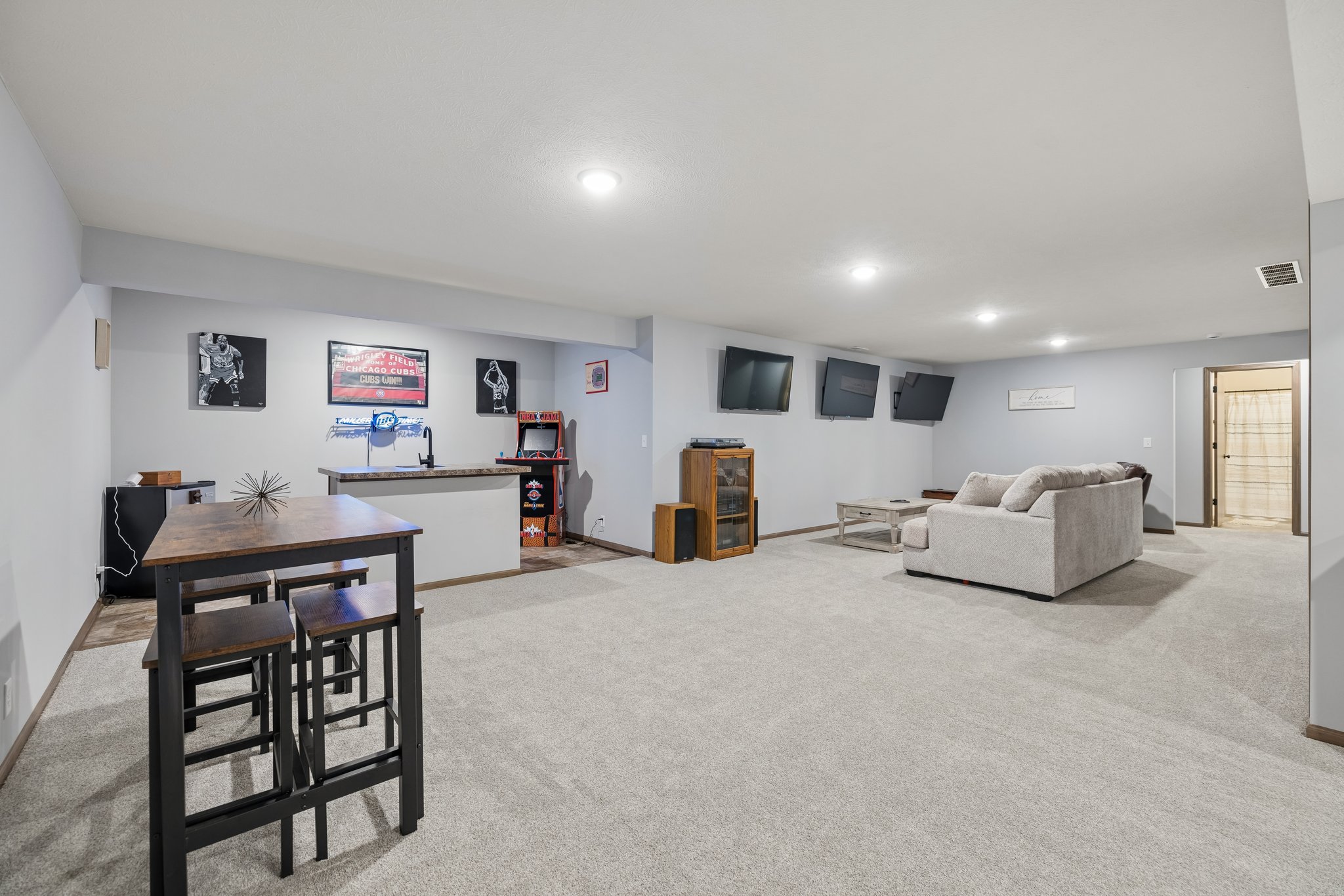 8901 Kinzie St_026.jpg