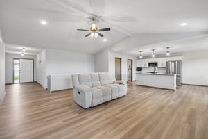 8901 Kinzie St_005.jpg