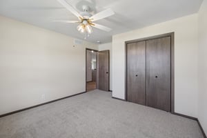 8901 Kinzie St_018.jpg