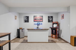 8901 Kinzie St_027.jpg