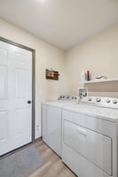 8901 Kinzie St_030.jpg
