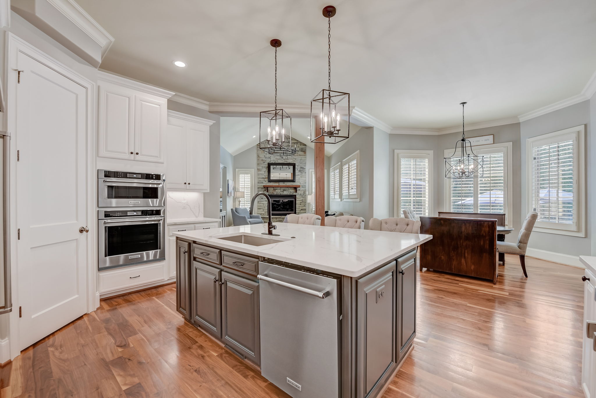 Whirlaway Ln-019