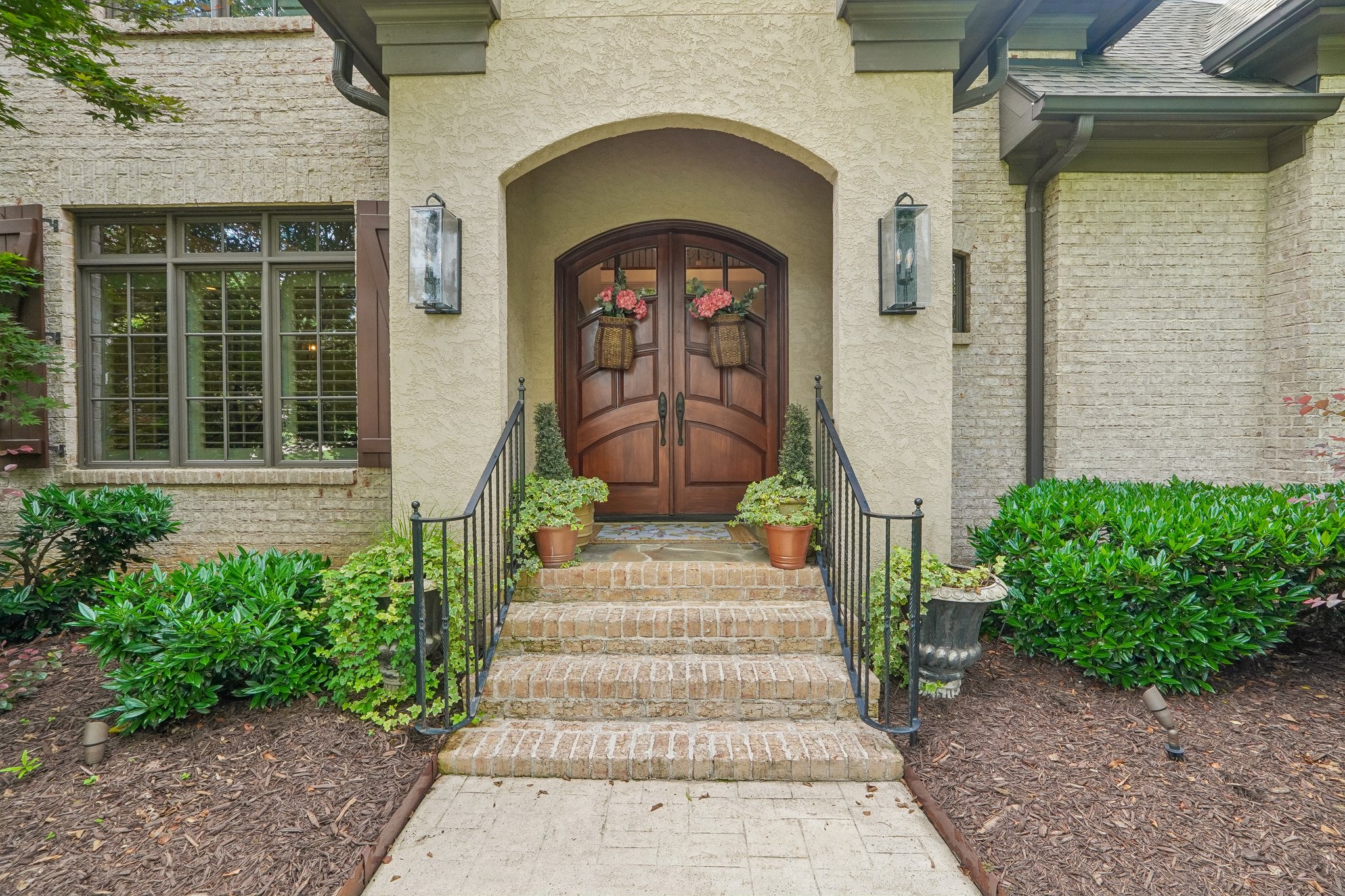 Whirlaway Ln-S2905-009.jpg