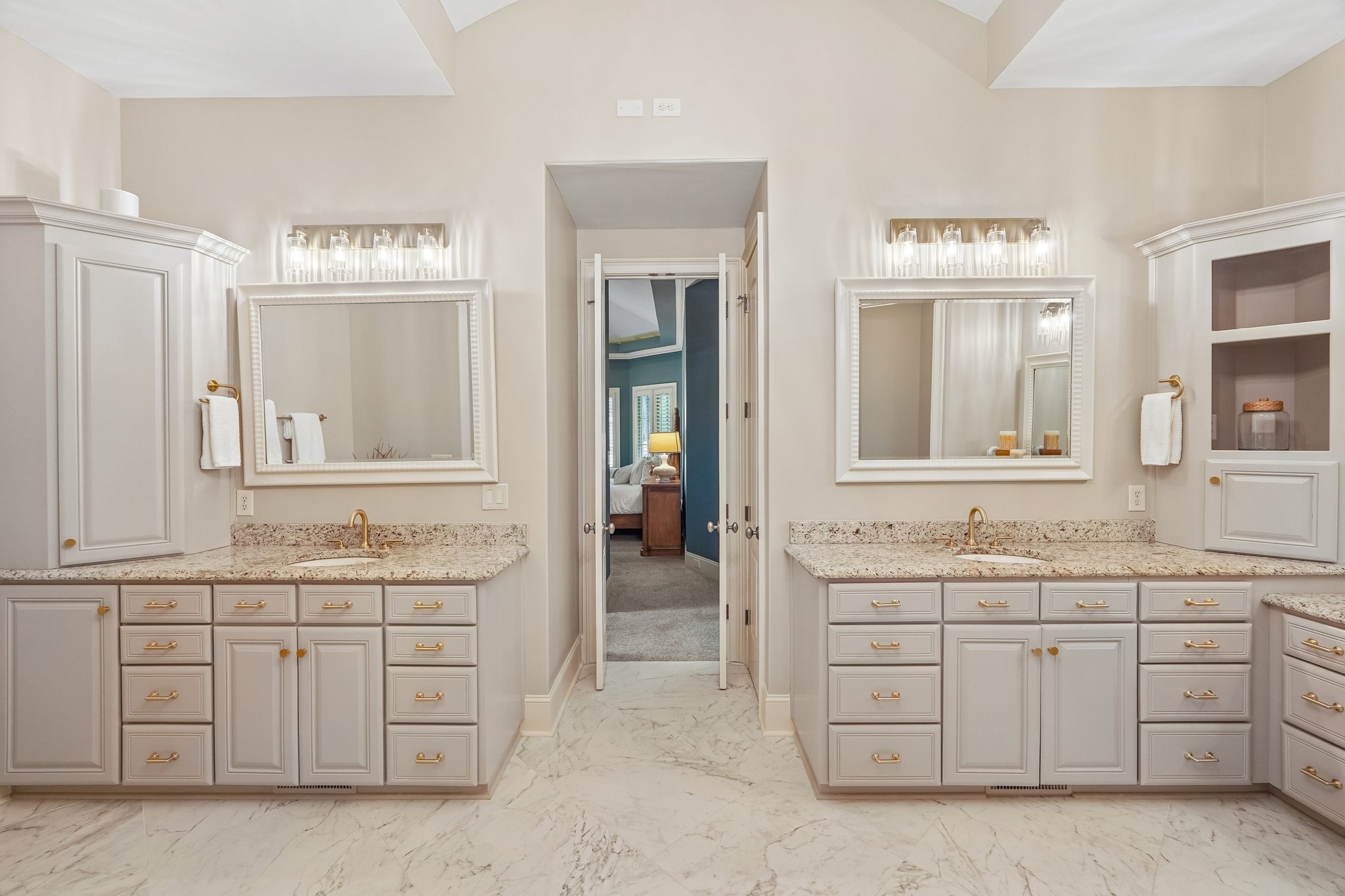 Whirlaway Ln-S2905-047.jpg