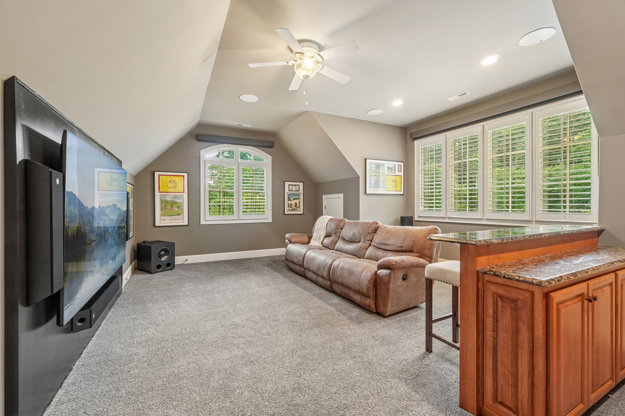 Whirlaway Ln-S2905-068.jpg