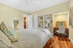 Whirlaway Ln-S2905-033.jpg