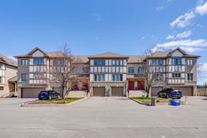 8909 Bathurst St Townhouse 9, Richmond Hill ON