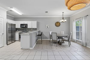 Dining Room with Breakfast Bar