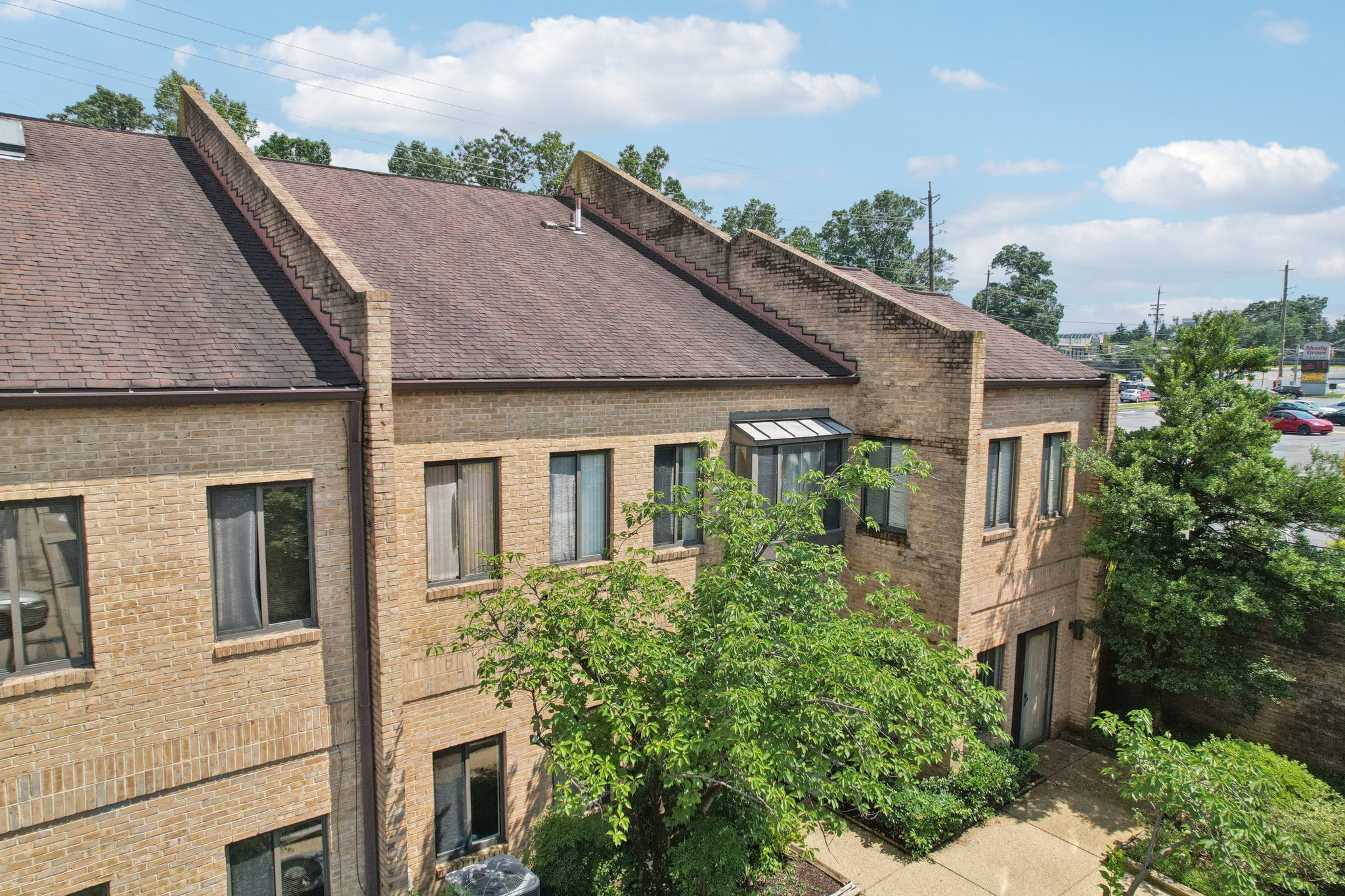 Shady Grove Ct-S1407-054.jpg