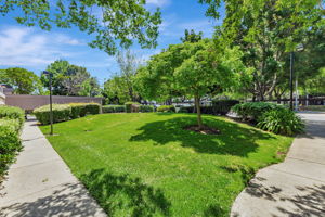 038_891 W California Ave