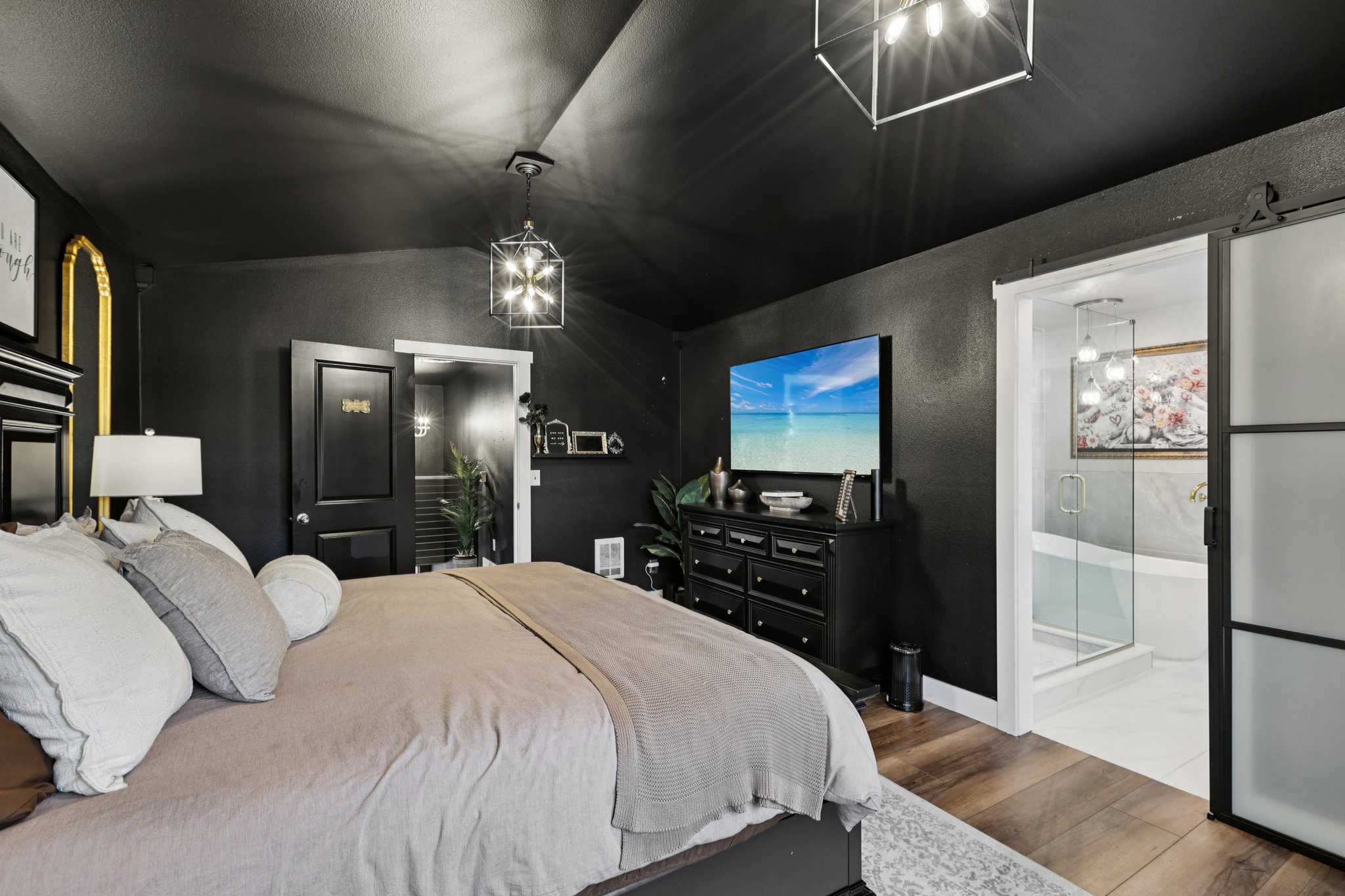 56th Pl NE-L1710-029.jpg