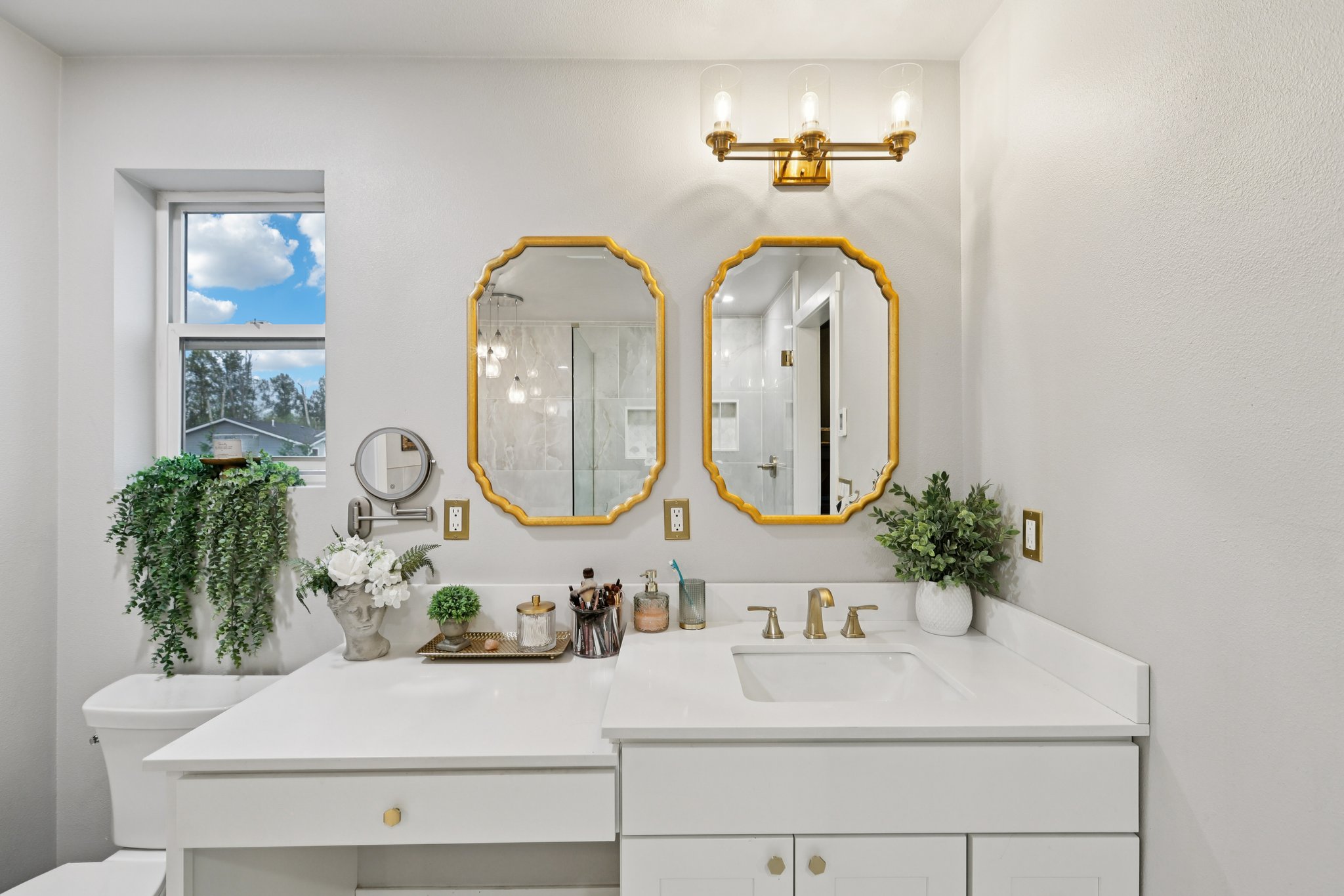 56th Pl NE-L1710-033.jpg