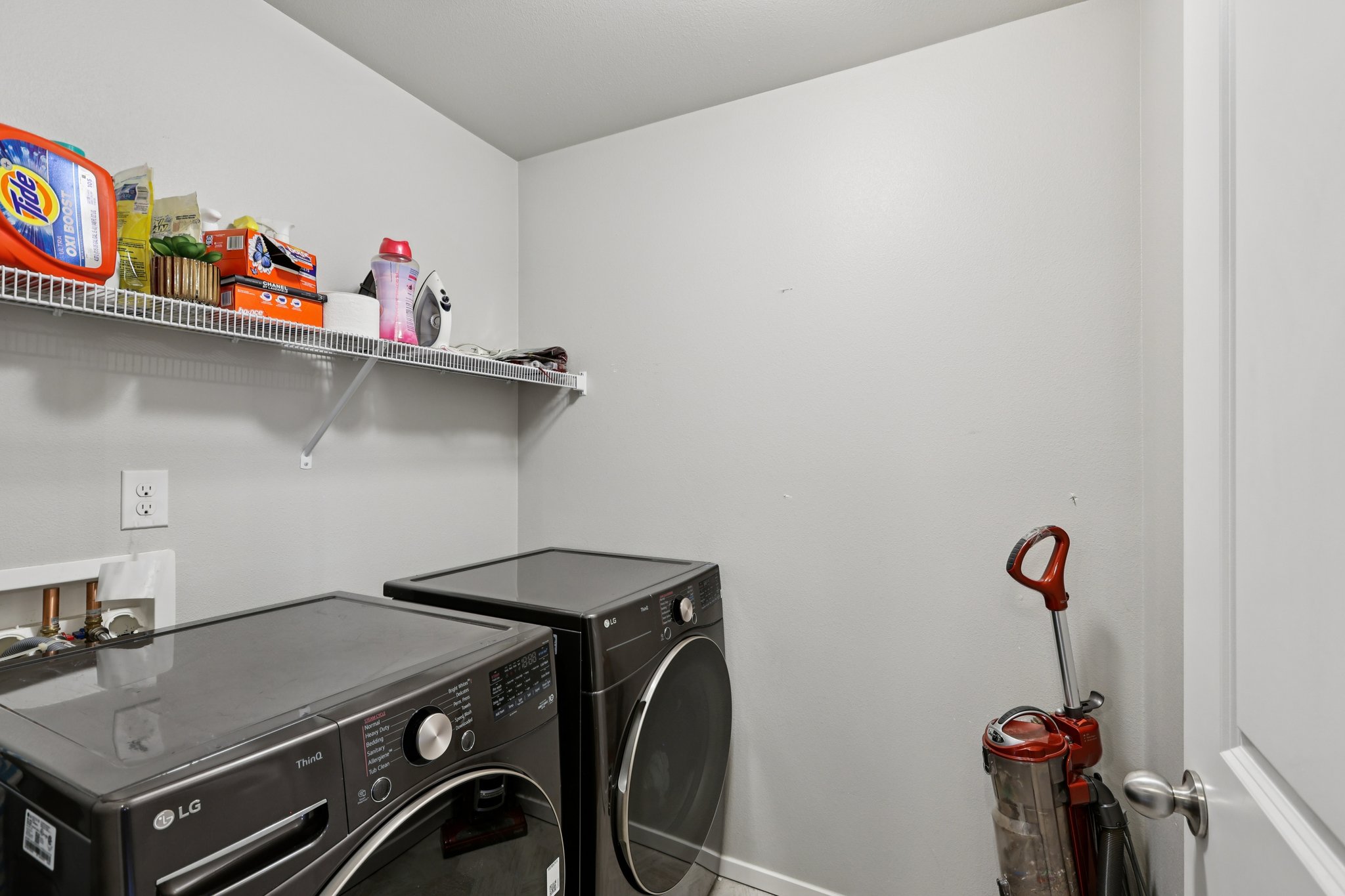 56th Pl NE-L1710-039.jpg