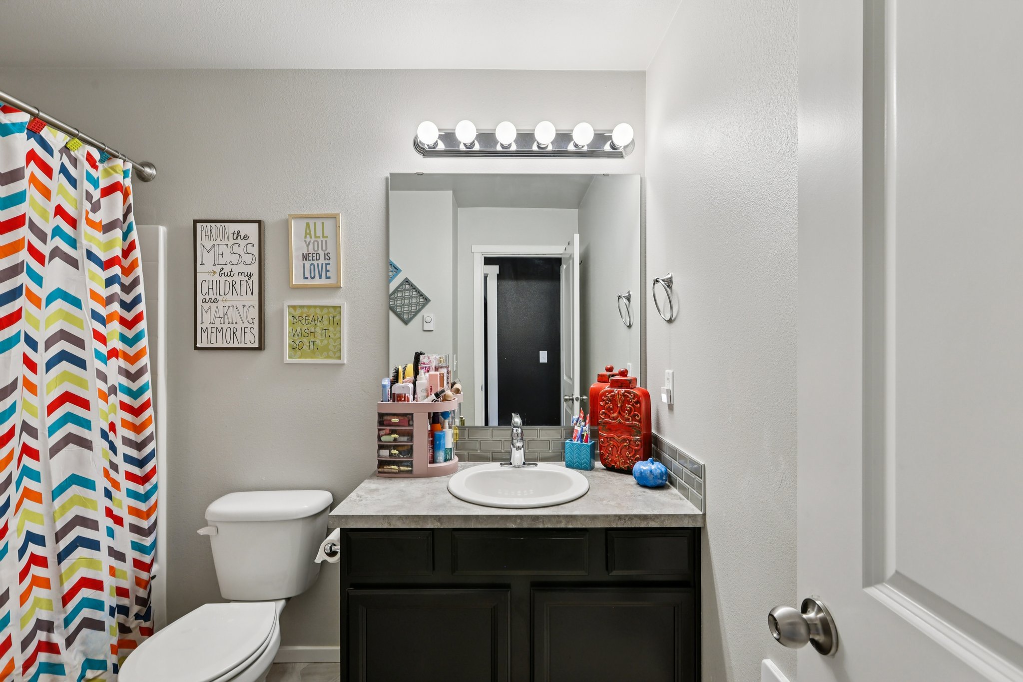 56th Pl NE-L1710-044.jpg