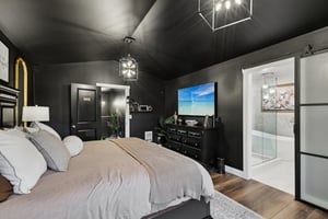 56th Pl NE-L1710-029.jpg