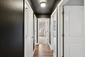 56th Pl NE-L1710-036.jpg