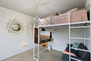 56th Pl NE-L1710-046.jpg