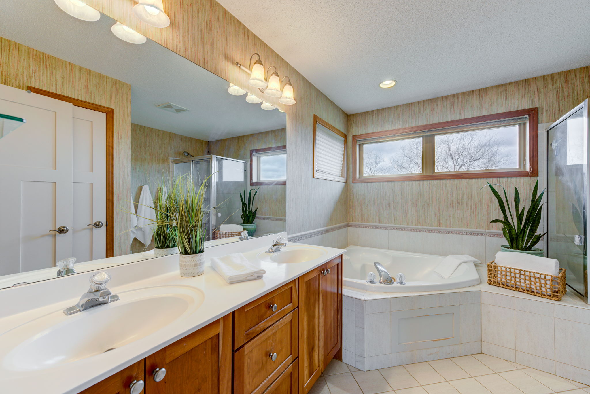 Master Bedroom Bathroom