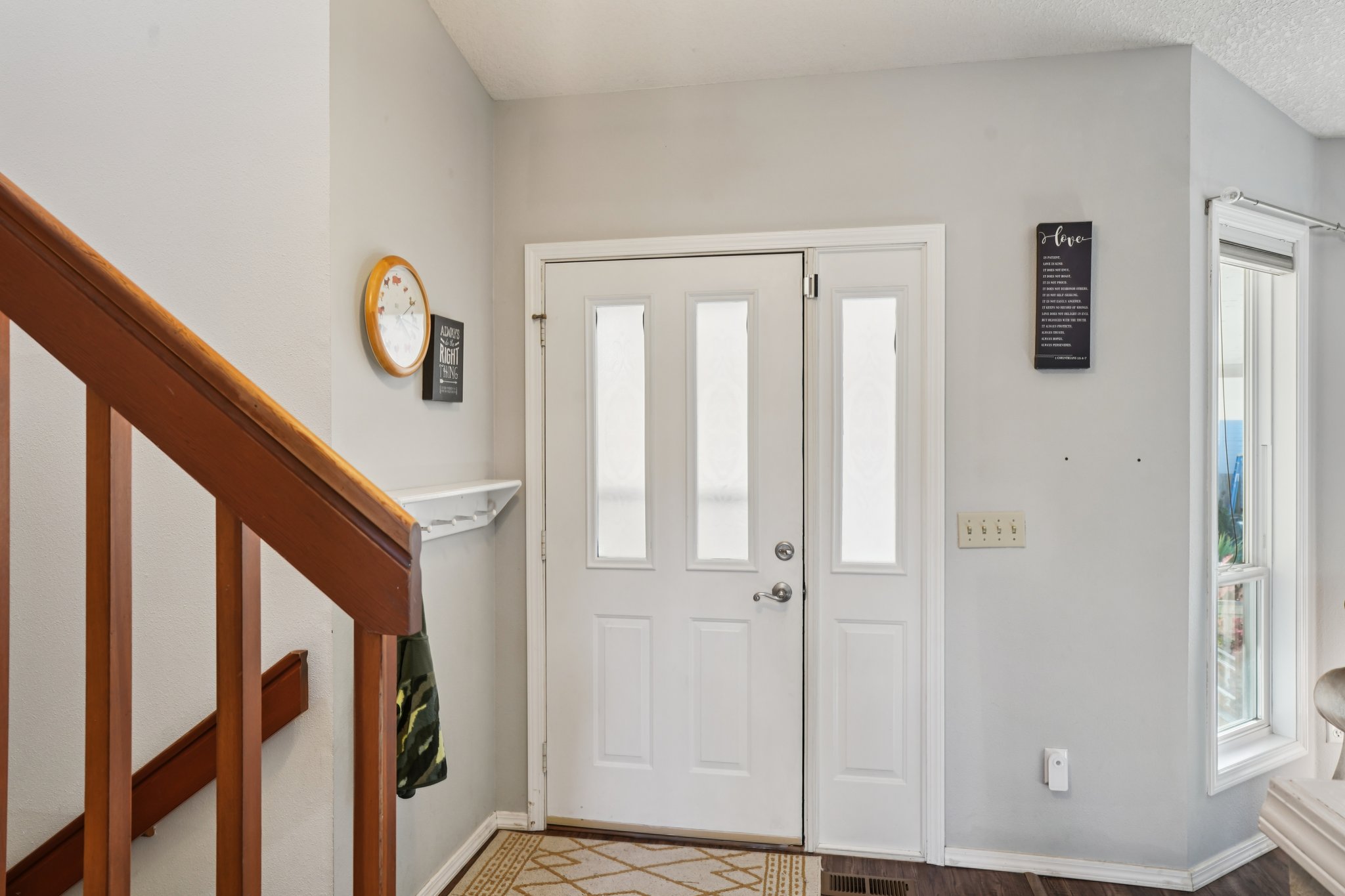 NE 28th Pl-S1610-010.jpg