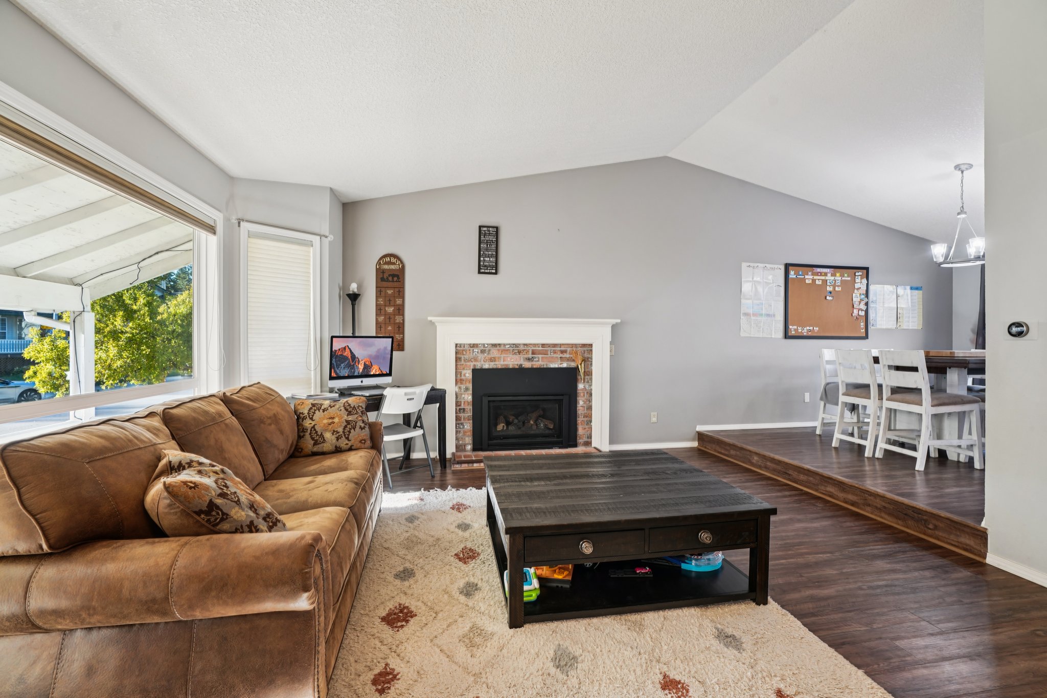 NE 28th Pl-S1610-011.jpg