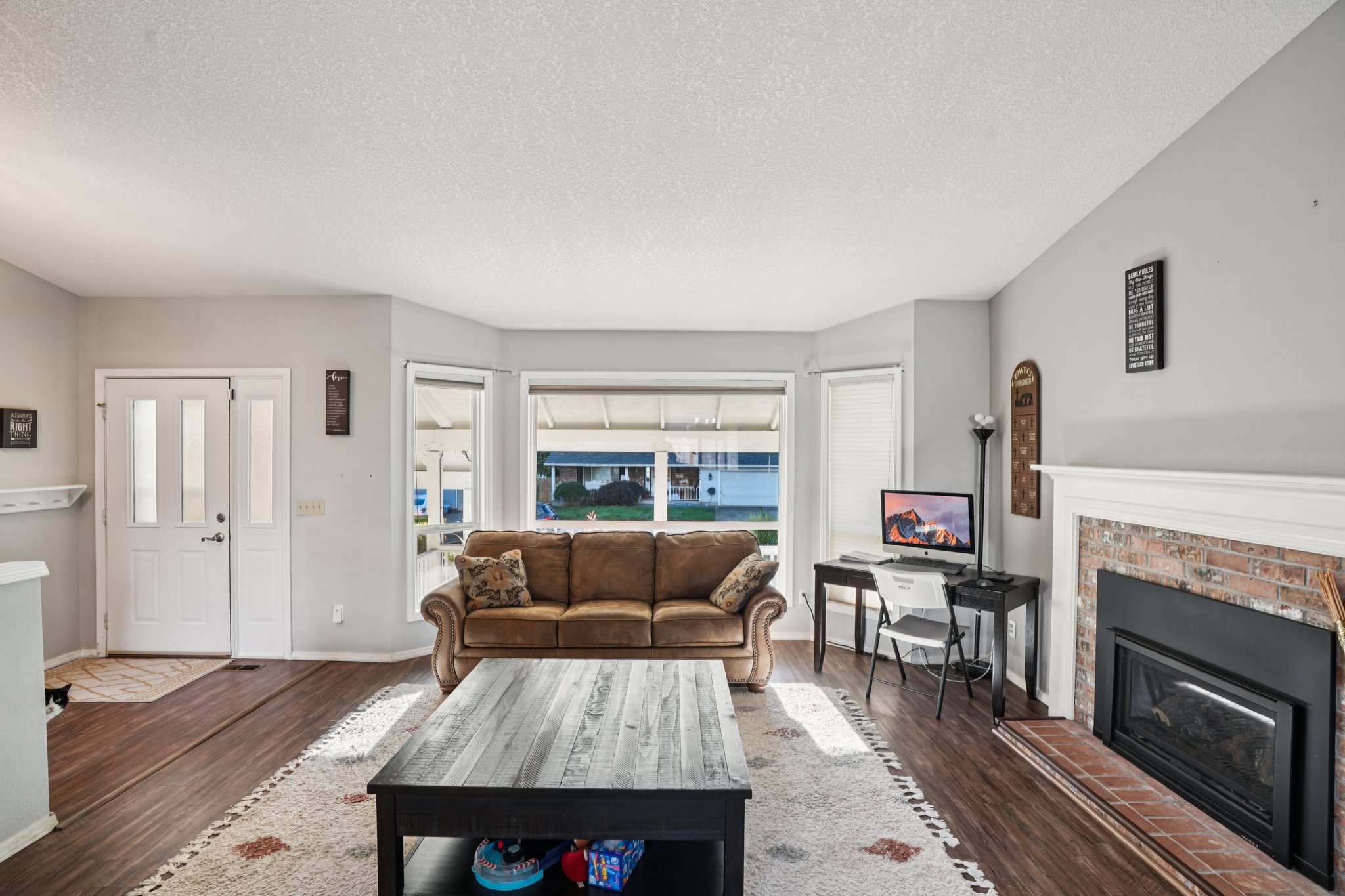 NE 28th Pl-S1610-015.jpg