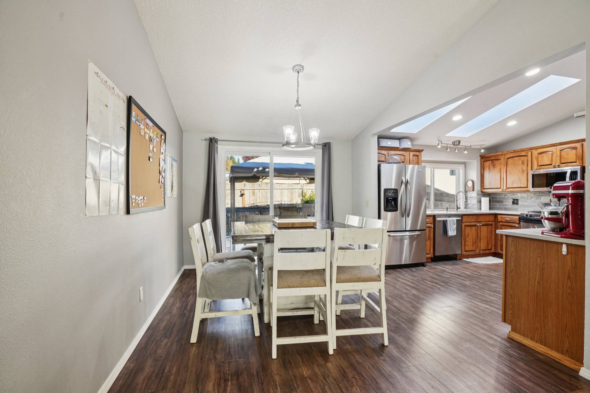 NE 28th Pl-S1610-016.jpg