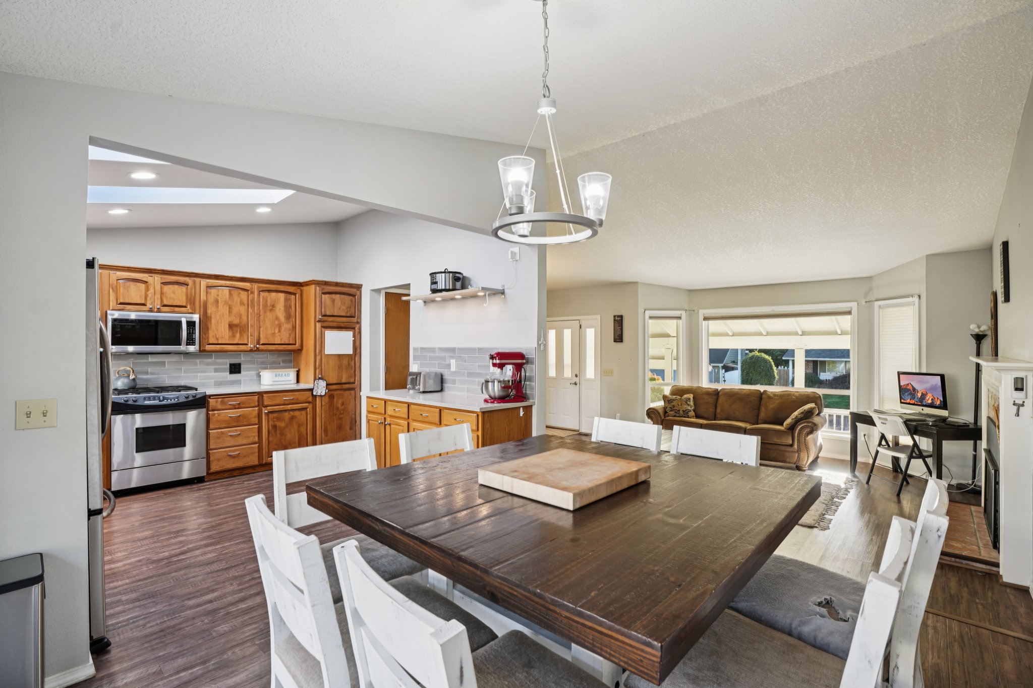 NE 28th Pl-S1610-018.jpg