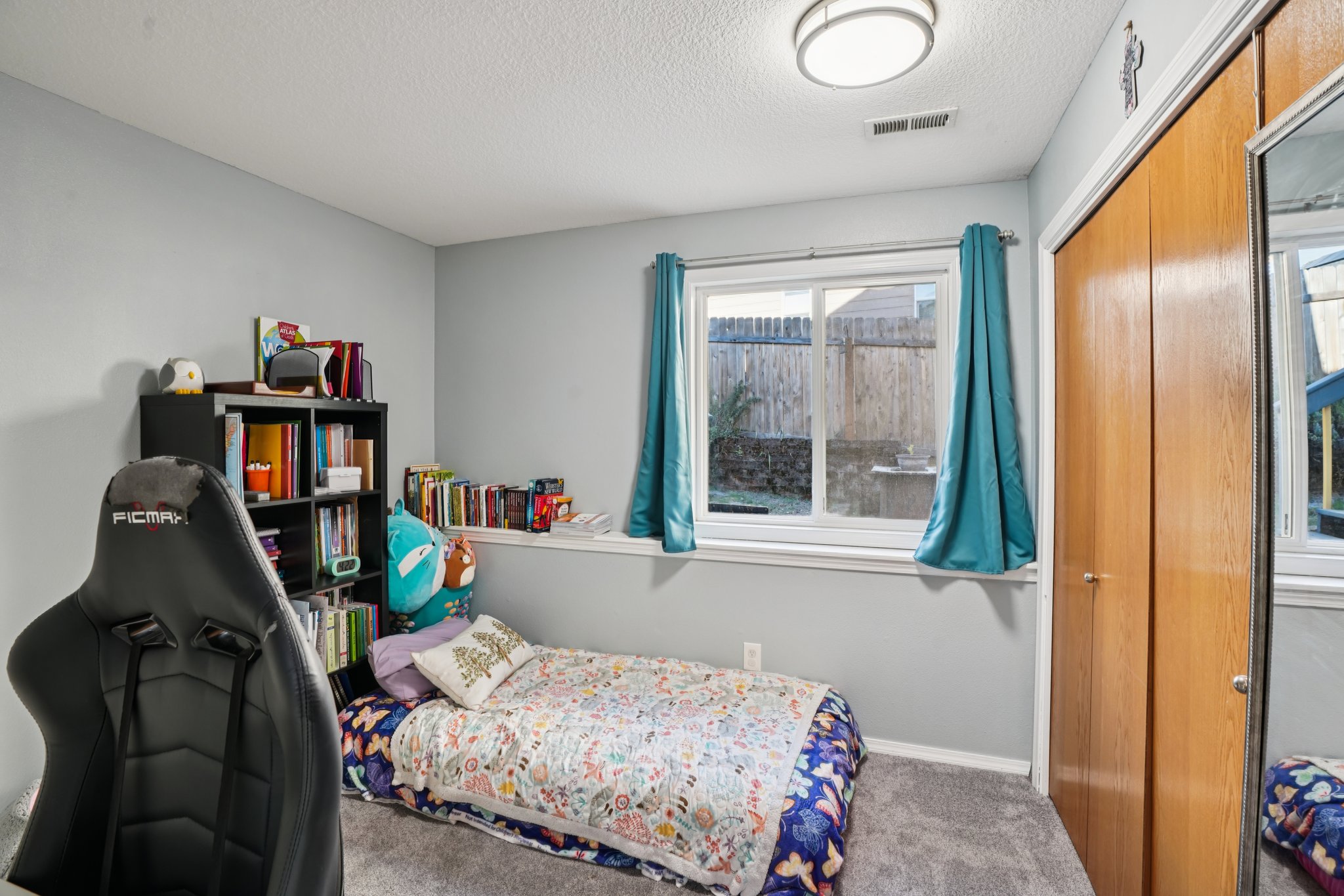 NE 28th Pl-S1610-025.jpg