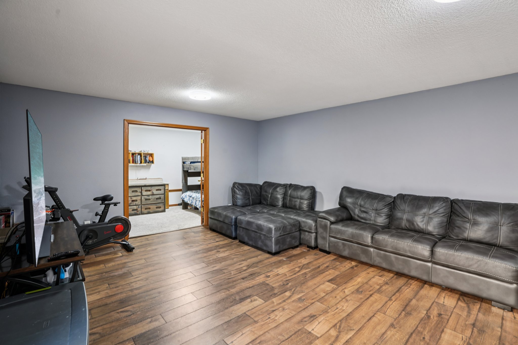 NE 28th Pl-S1610-028.jpg