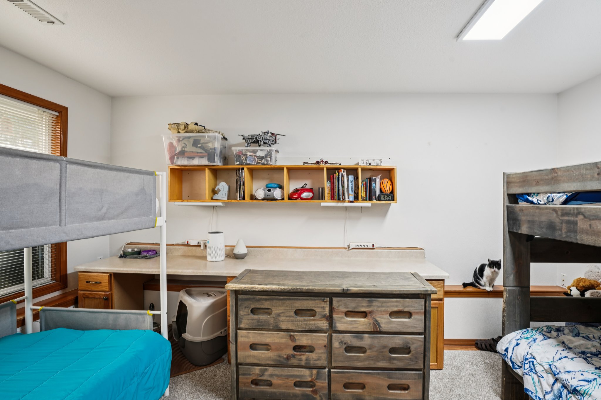 NE 28th Pl-S1610-030.jpg