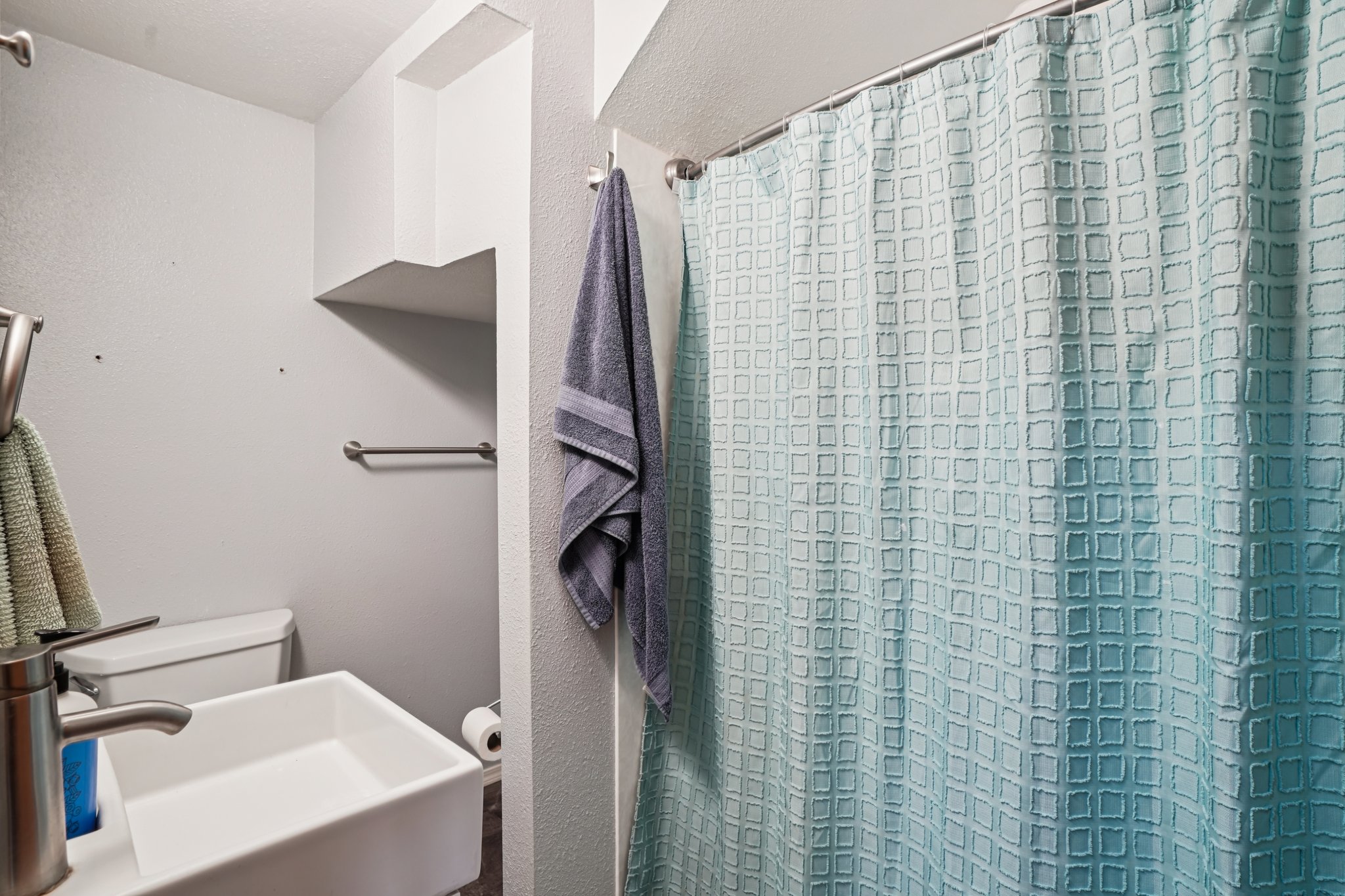 NE 28th Pl-S1610-033.jpg