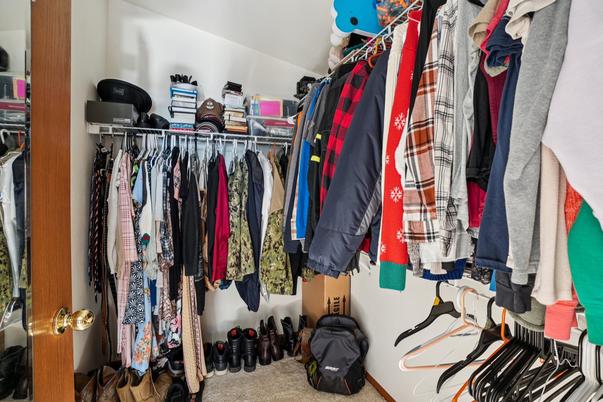 NE 28th Pl-S1610-037.jpg