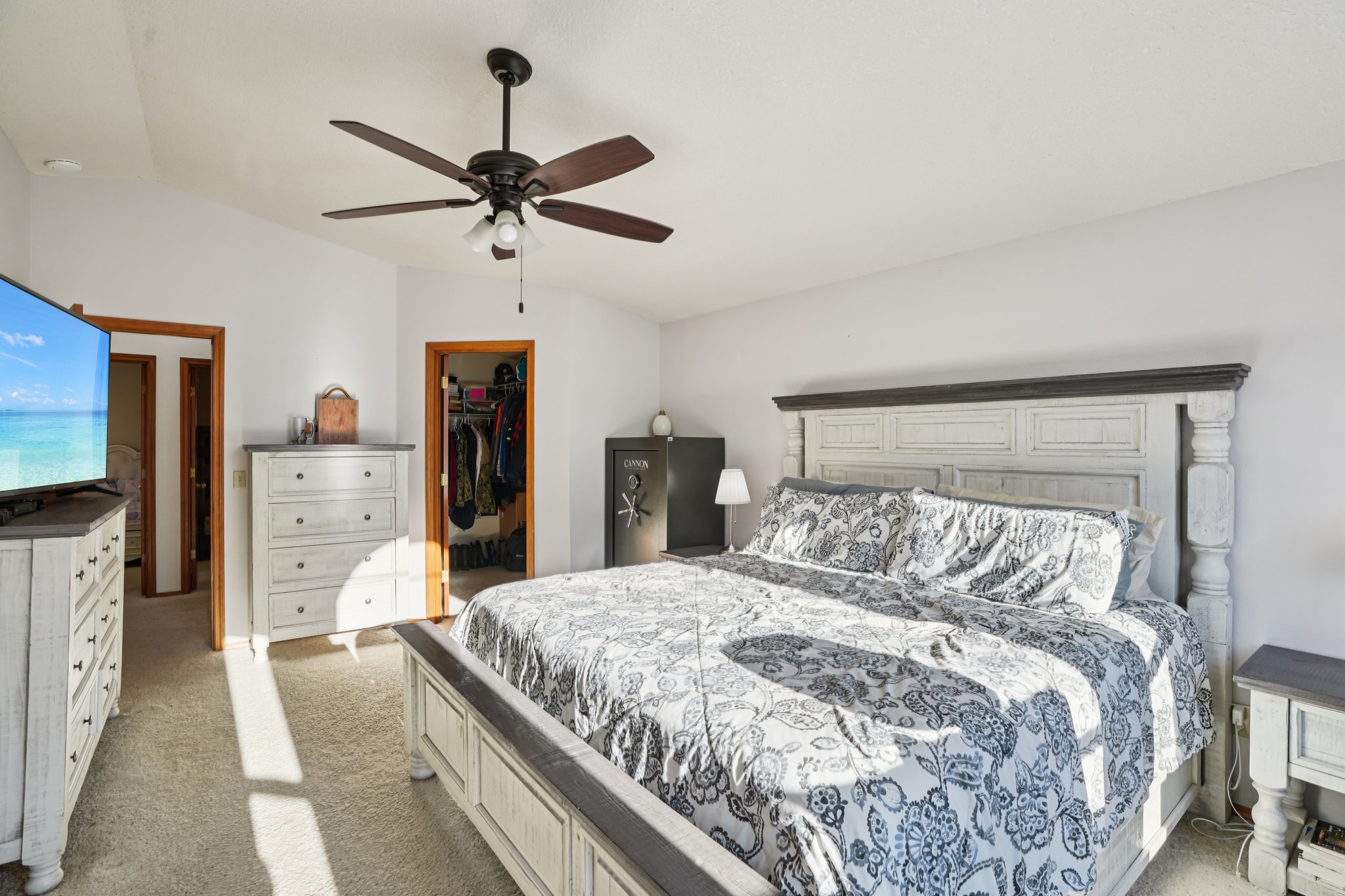 NE 28th Pl-S1610-040.jpg