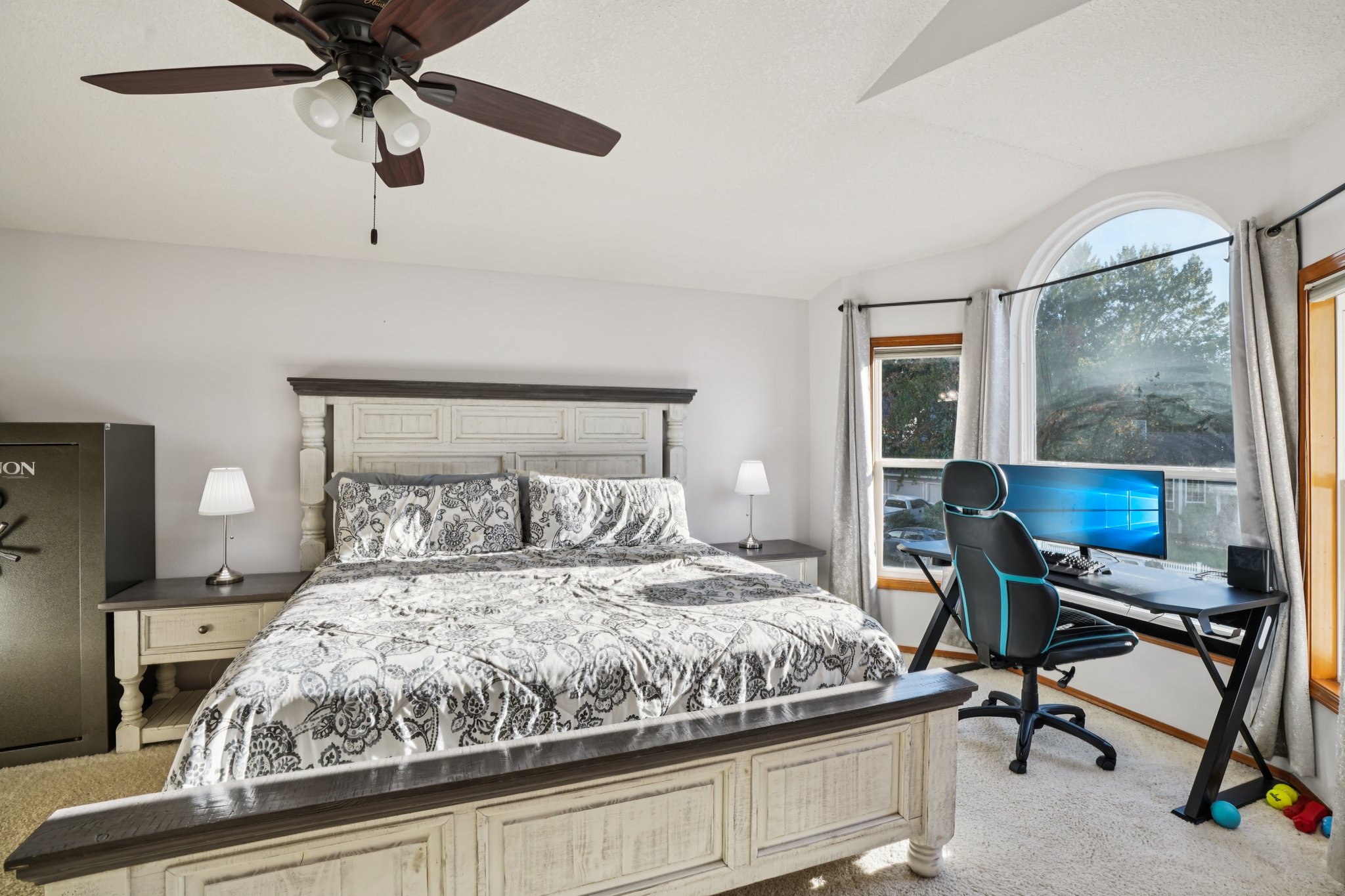 NE 28th Pl-S1610-044.jpg