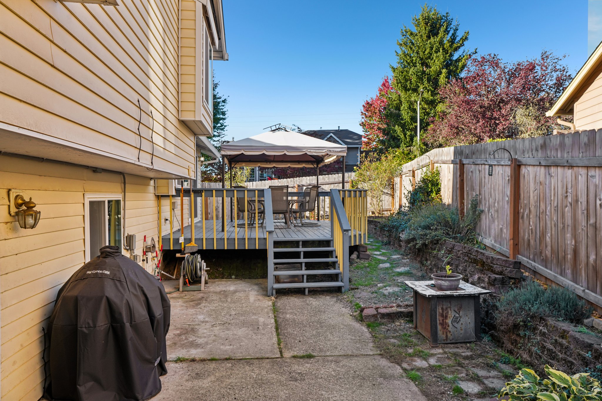 NE 28th Pl-S1610-058.jpg